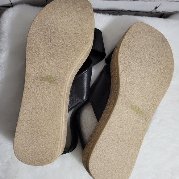 Bella Vita Mar-Italy Platform Sandals - Picture 11 of 13